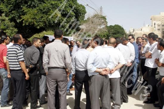 موظفوا دائرة الإحصاءات العامة يصعدون اعتصامهم الأربعاء